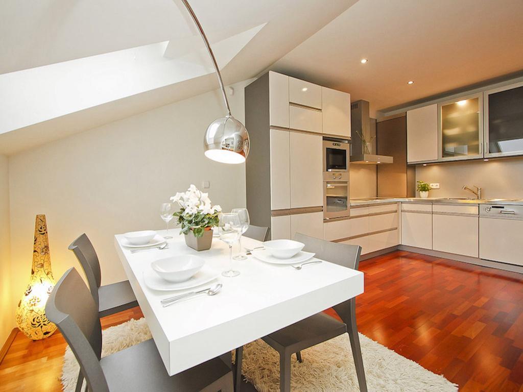 Luxury Penthouse Apartment *